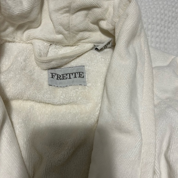 Frette Women's Cream Robe - Picture 2 of 6